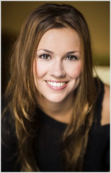 Tkotsch, Sarah
