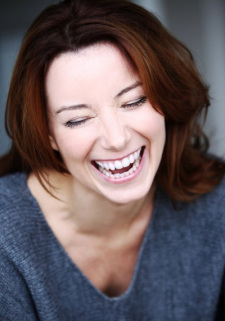 Nosrée, Valérie